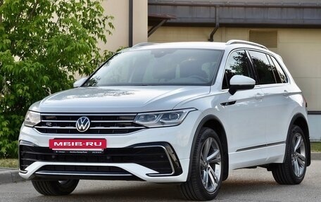 Volkswagen Tiguan II, 2021 год, 3 350 000 рублей, 3 фотография
