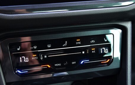 Volkswagen Tiguan II, 2021 год, 3 350 000 рублей, 28 фотография