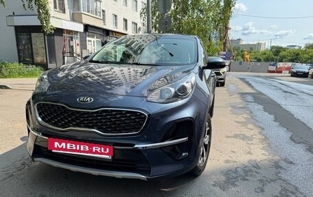 KIA Sportage IV рестайлинг, 2020 год, 2 750 000 рублей, 2 фотография