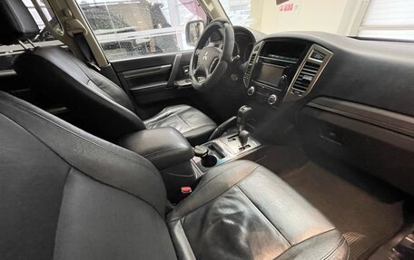 Mitsubishi Pajero IV, 2017 год, 2 598 000 рублей, 15 фотография