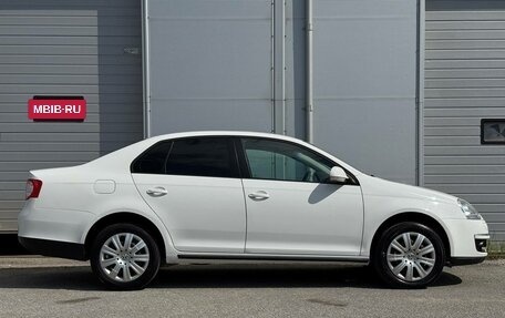 Volkswagen Jetta VI, 2010 год, 690 000 рублей, 4 фотография