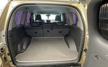 Toyota Land Cruiser Prado 150 рестайлинг 2, 2011 год, 2 399 000 рублей, 8 фотография
