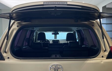 Toyota Land Cruiser Prado 150 рестайлинг 2, 2011 год, 2 399 000 рублей, 11 фотография