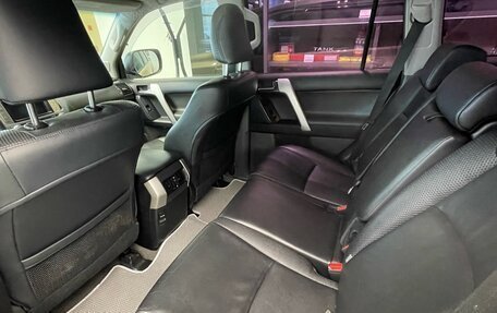 Toyota Land Cruiser Prado 150 рестайлинг 2, 2011 год, 2 399 000 рублей, 16 фотография