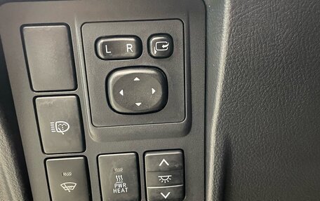 Toyota Land Cruiser Prado 150 рестайлинг 2, 2011 год, 2 399 000 рублей, 18 фотография