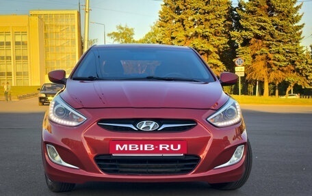 Hyundai Solaris II рестайлинг, 2014 год, 880 000 рублей, 2 фотография