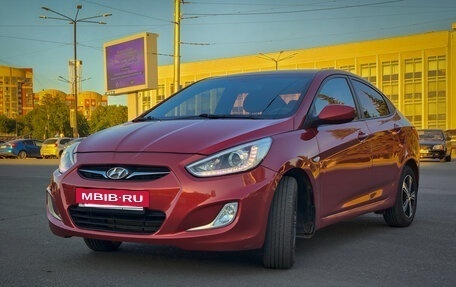 Hyundai Solaris II рестайлинг, 2014 год, 880 000 рублей, 3 фотография