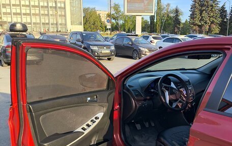 Hyundai Solaris II рестайлинг, 2014 год, 880 000 рублей, 13 фотография