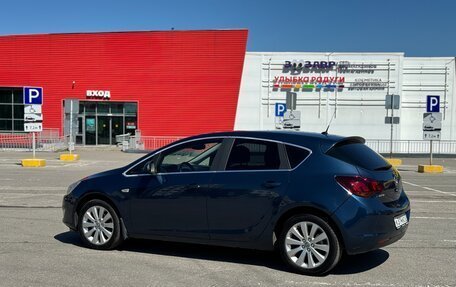 Opel Astra J, 2011 год, 599 999 рублей, 21 фотография