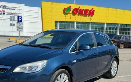 Opel Astra J, 2011 год, 599 999 рублей, 25 фотография
