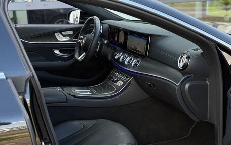 Mercedes-Benz CLS, 2022 год, 5 400 000 рублей, 14 фотография