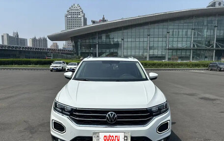 Volkswagen T-Roc I, 2022 год, 1 760 000 рублей, 3 фотография