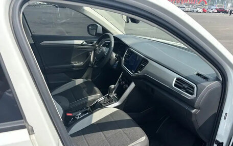 Volkswagen T-Roc I, 2022 год, 1 760 000 рублей, 13 фотография