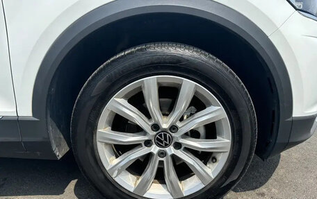 Volkswagen T-Roc I, 2022 год, 1 760 000 рублей, 16 фотография