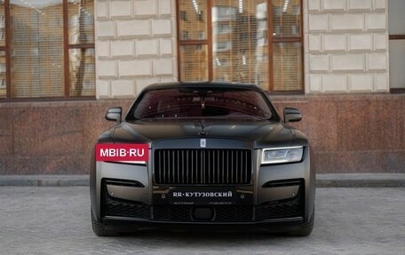 Rolls-Royce Ghost Series II рестайлинг, 2021 год, 30 000 000 рублей, 2 фотография