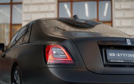 Rolls-Royce Ghost Series II рестайлинг, 2021 год, 30 000 000 рублей, 19 фотография