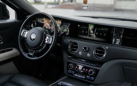 Rolls-Royce Ghost Series II рестайлинг, 2021 год, 30 000 000 рублей, 33 фотография