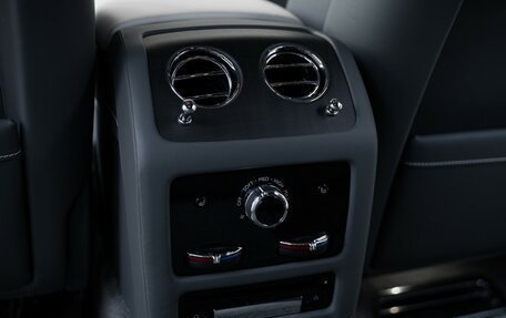 Rolls-Royce Ghost Series II рестайлинг, 2021 год, 30 000 000 рублей, 38 фотография