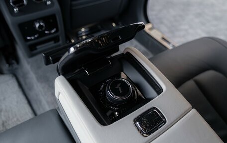Rolls-Royce Ghost Series II рестайлинг, 2021 год, 30 000 000 рублей, 40 фотография