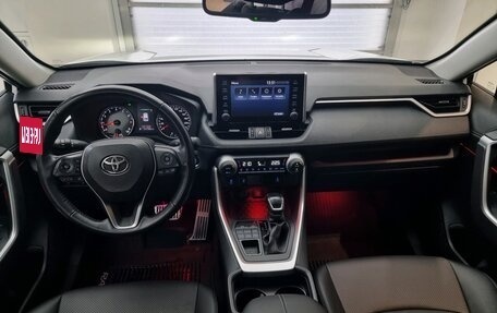 Toyota RAV4, 2022 год, 3 499 000 рублей, 9 фотография