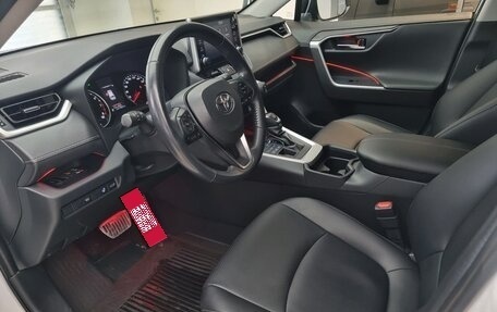 Toyota RAV4, 2022 год, 3 499 000 рублей, 8 фотография
