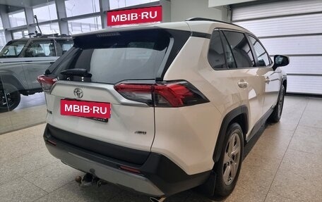 Toyota RAV4, 2022 год, 3 499 000 рублей, 6 фотография