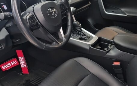 Toyota RAV4, 2022 год, 3 499 000 рублей, 10 фотография