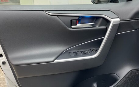 Toyota RAV4, 2022 год, 3 499 000 рублей, 21 фотография