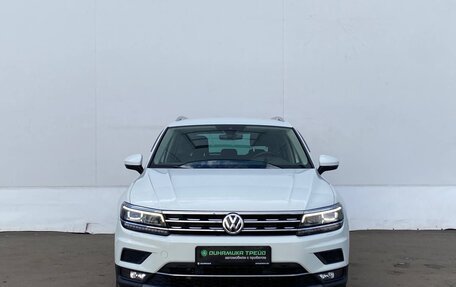 Volkswagen Tiguan II, 2019 год, 2 718 000 рублей, 2 фотография