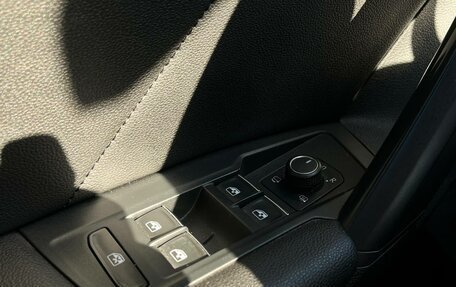 Volkswagen Tiguan II, 2019 год, 2 718 000 рублей, 10 фотография
