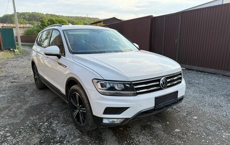 Volkswagen Tiguan II, 2021 год, 1 850 000 рублей, 3 фотография