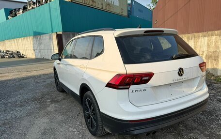 Volkswagen Tiguan II, 2021 год, 1 850 000 рублей, 6 фотография
