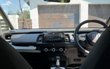 Honda Fit, 2020 год, 1 550 000 рублей, 6 фотография