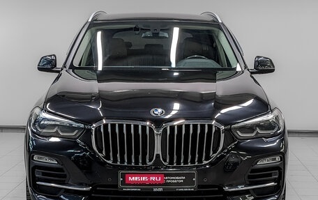 BMW X5, 2020 год, 6 090 000 рублей, 2 фотография