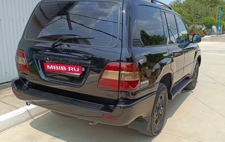 Toyota Land Cruiser 100 рестайлинг 2, 2006 год, 1 650 000 рублей, 10 фотография