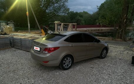 Hyundai Solaris II рестайлинг, 2012 год, 750 000 рублей, 3 фотография