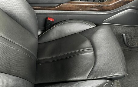 Audi A8, 2011 год, 1 700 000 рублей, 13 фотография