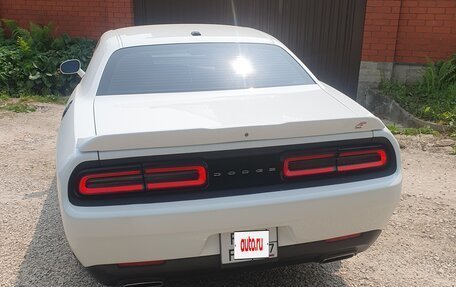 Dodge Challenger III рестайлинг 2, 2020 год, 3 900 000 рублей, 5 фотография