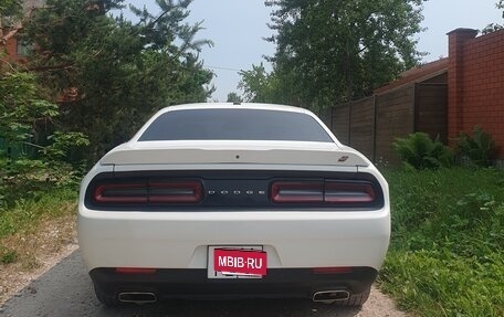 Dodge Challenger III рестайлинг 2, 2020 год, 3 900 000 рублей, 10 фотография