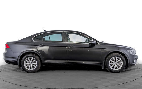 Volkswagen Passat B8 рестайлинг, 2020 год, 2 400 000 рублей, 4 фотография
