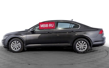 Volkswagen Passat B8 рестайлинг, 2020 год, 2 400 000 рублей, 8 фотография