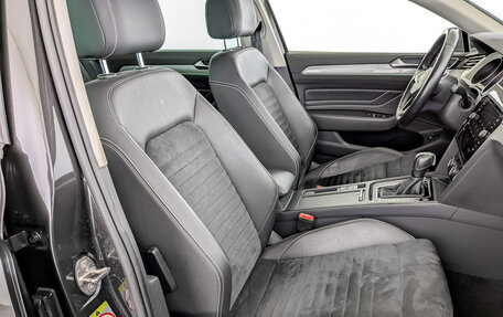Volkswagen Passat B8 рестайлинг, 2020 год, 2 400 000 рублей, 24 фотография