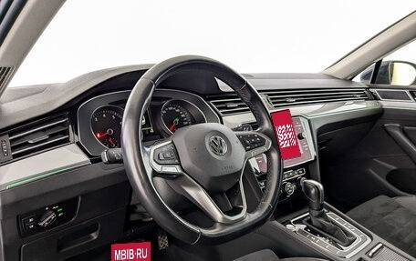 Volkswagen Passat B8 рестайлинг, 2020 год, 2 400 000 рублей, 16 фотография