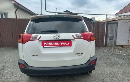 Toyota RAV4, 2013 год, 2 197 000 рублей, 10 фотография