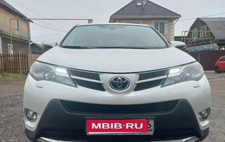 Toyota RAV4, 2013 год, 2 197 000 рублей, 3 фотография