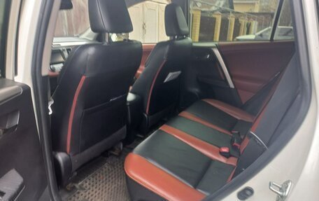 Toyota RAV4, 2013 год, 2 197 000 рублей, 15 фотография