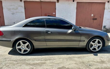 Mercedes-Benz CLK-Класс, 2003 год, 900 000 рублей, 15 фотография