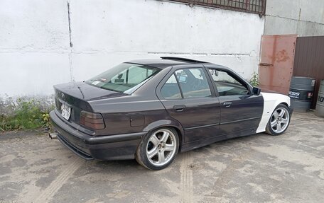 BMW 3 серия, 1992 год, 650 000 рублей, 2 фотография