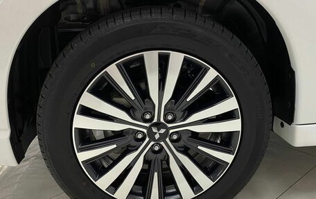 Mitsubishi Outlander III рестайлинг 3, 2022 год, 2 649 000 рублей, 10 фотография