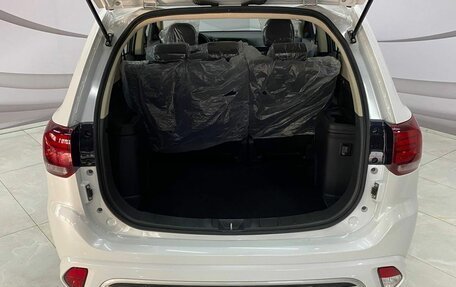 Mitsubishi Outlander III рестайлинг 3, 2022 год, 2 649 000 рублей, 9 фотография